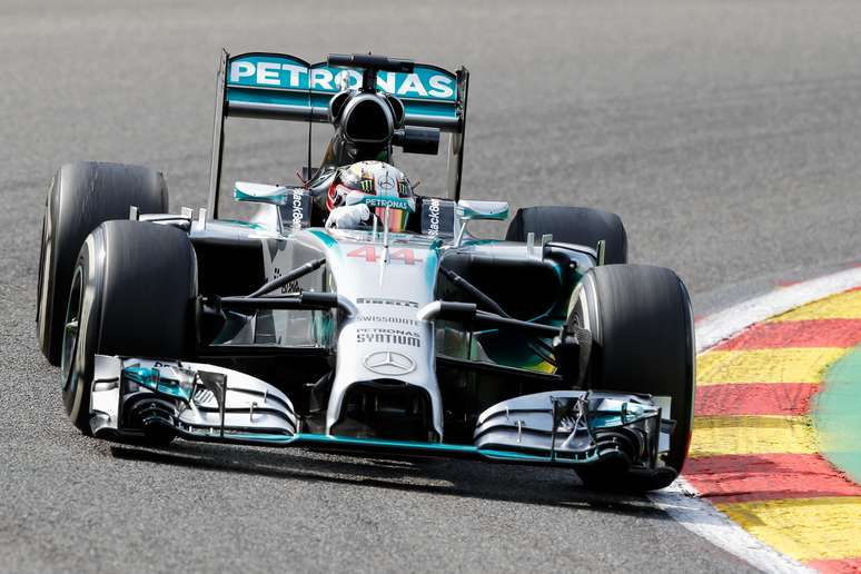 Hamilton deu o troco em Rosberg e fechou como o mais rápido do dia na Bélgica