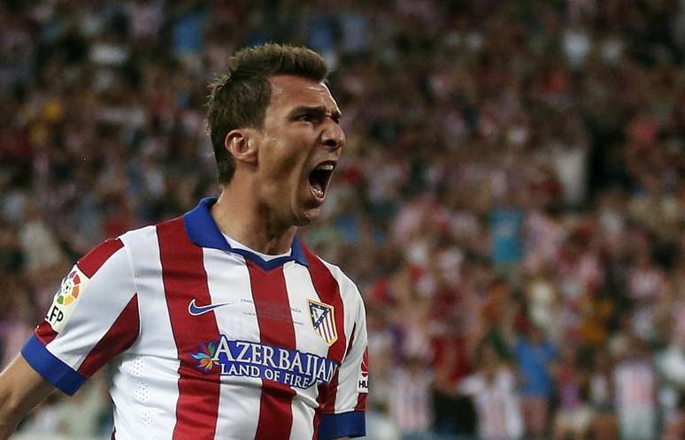 Mandzukic comemora o gol do título do Atlético de Madrid