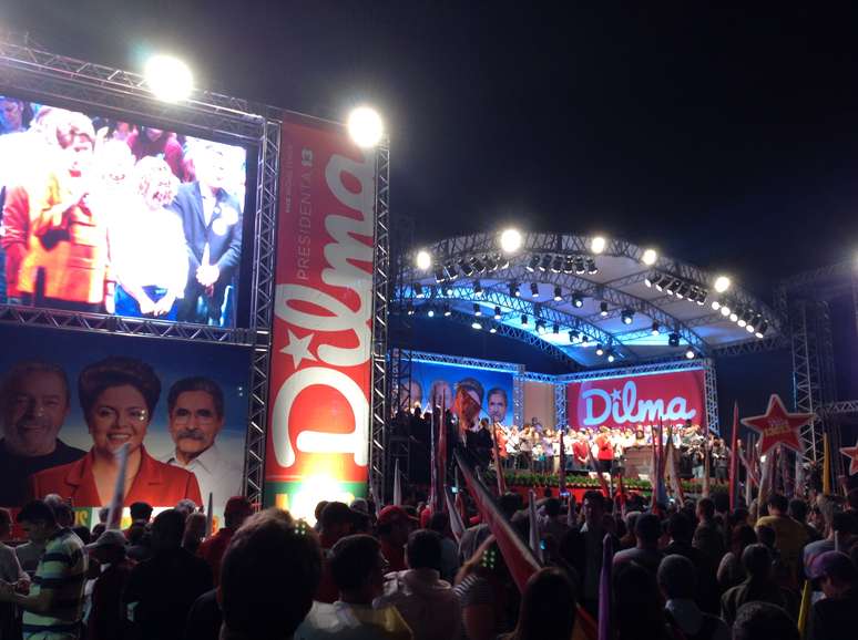 <p>Dilma Rousseff fez um discurso de 20 minutos na capital ga&uacute;cha</p>
