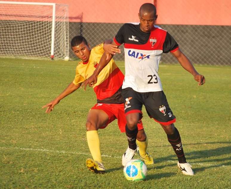 <p>Josimar marcou dois gols na virada sobre a Ponte Preta</p>