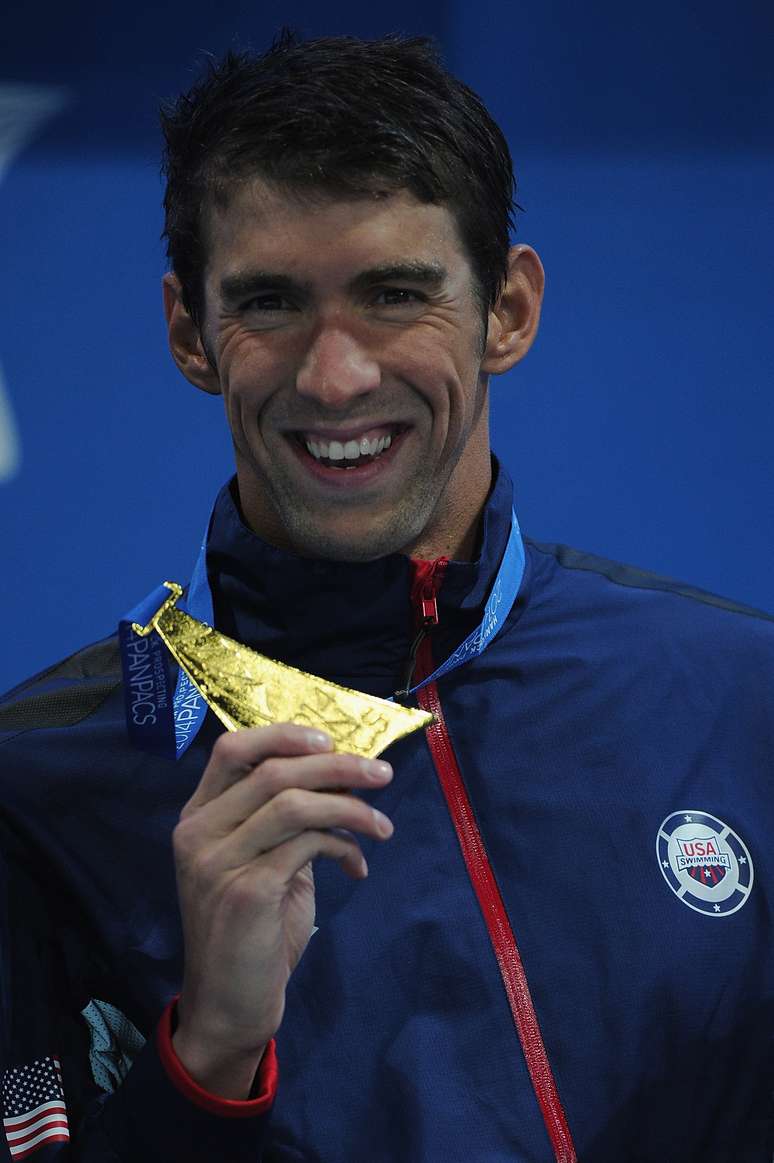 <p>De volta às piscinas, Michael Phelps faturou o ouro nos 100m borboleta</p>