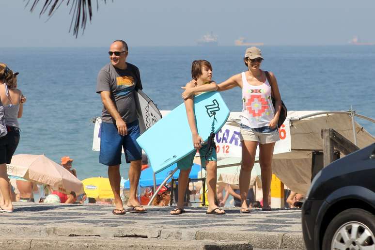 <p>A jornalista foi &agrave; praia com a fam&iacute;lia</p>