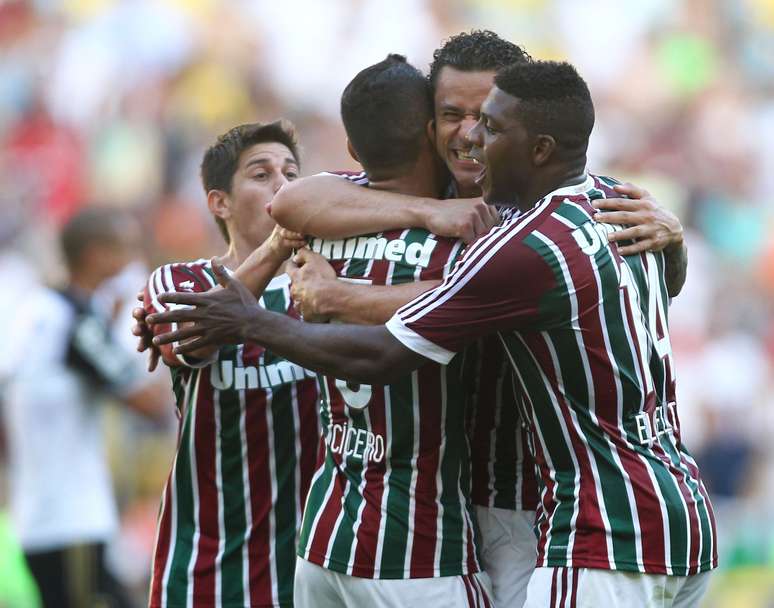 <p>Jogadores do Fluminense comemoram o segundo gol da equipe sobre o Sport</p>