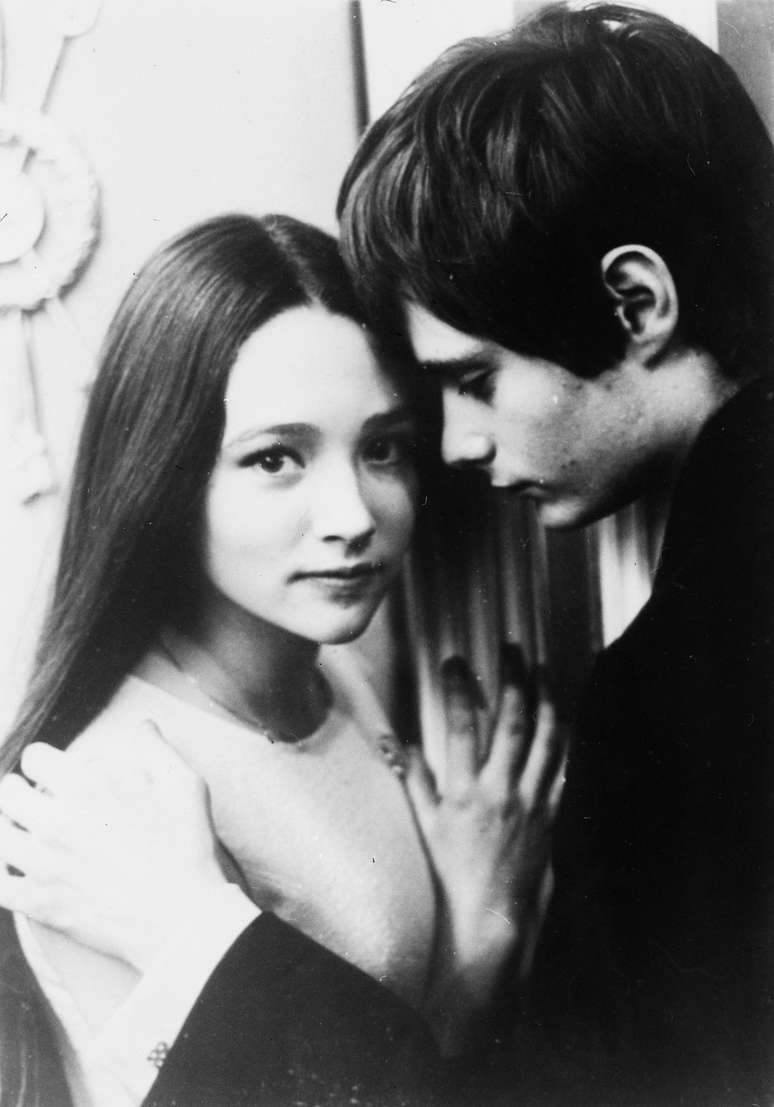 <p>A atriz&nbsp;Olivia Hussey e o ator Leonard Whiting em adapta&ccedil;&atilde;o de &#39;Romeu e Julieta&#39; para o cinema</p>