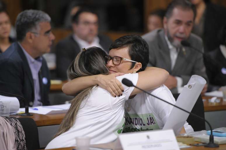 Mães da Paraíba conseguiram liminar na Justiça para importar substância da maconha