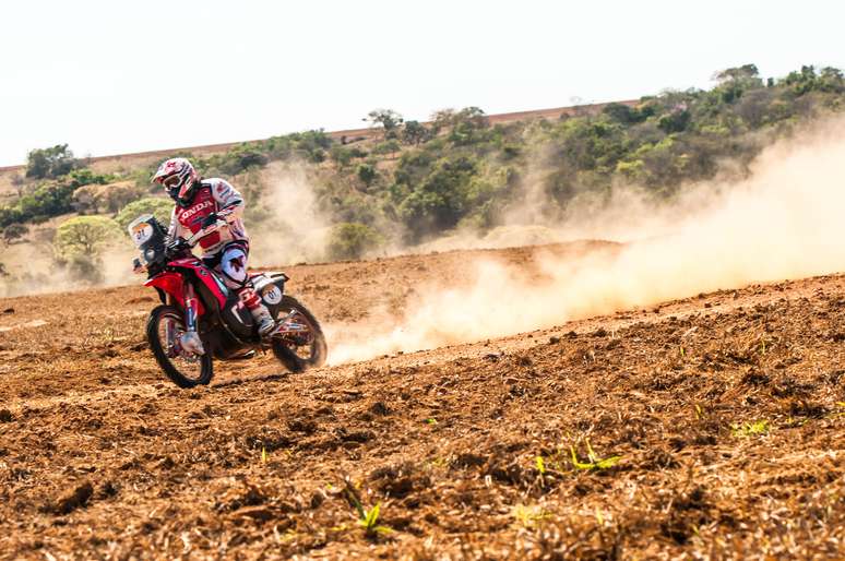 Paulo Gonçalves liderou as motos nesta segunda-feira