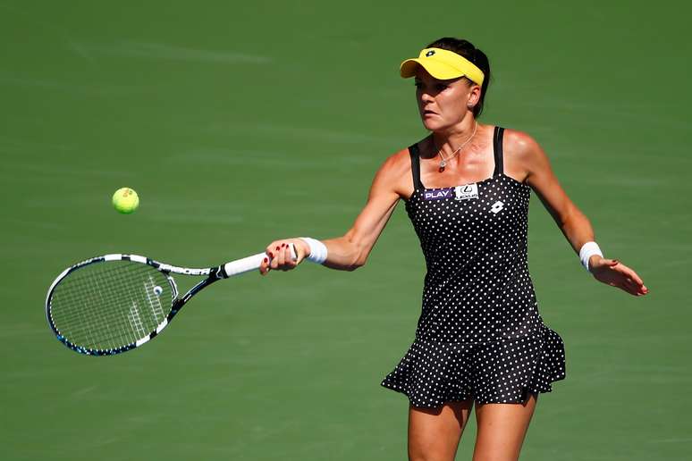 Radwanska atropelou a canadense Sharon Fichman