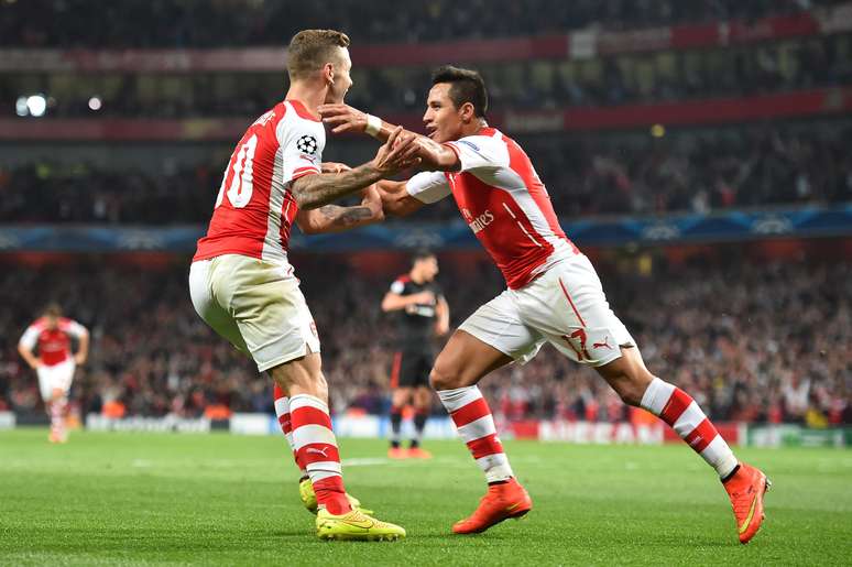 Sanchez comemora primeiro gol marcado pelo Arsenal