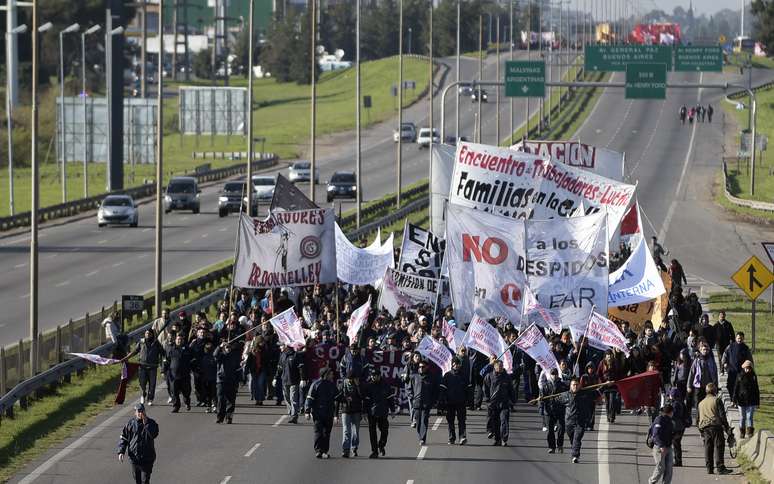 <p>Houve conflito entre os policiais e manifestantes em uma das estradas de acesso a Buenos Aires, mas não há registro de feridos</p>
