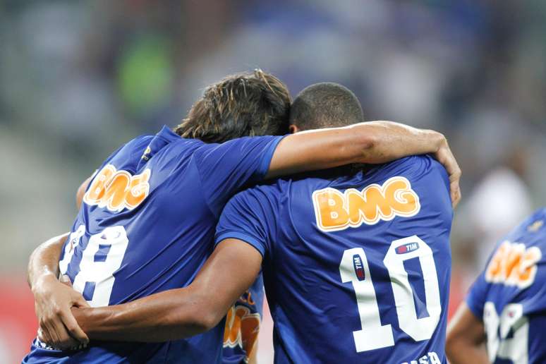 <p>Cruzeiro goleou por 5 a 0 no Mineir&atilde;o</p>