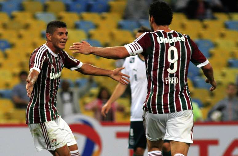 <p>Volante Edson comemora gol contra o Goi&aacute;s no meio de semana: jogador est&aacute; fora do duelo na Arena Corinthians</p>