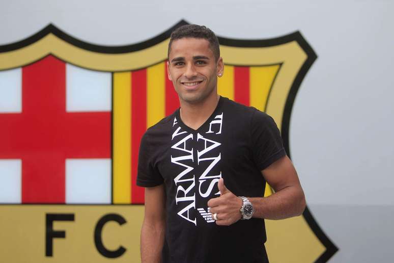 <p>Douglas fica fora de mais uma partida do Barcelona</p>