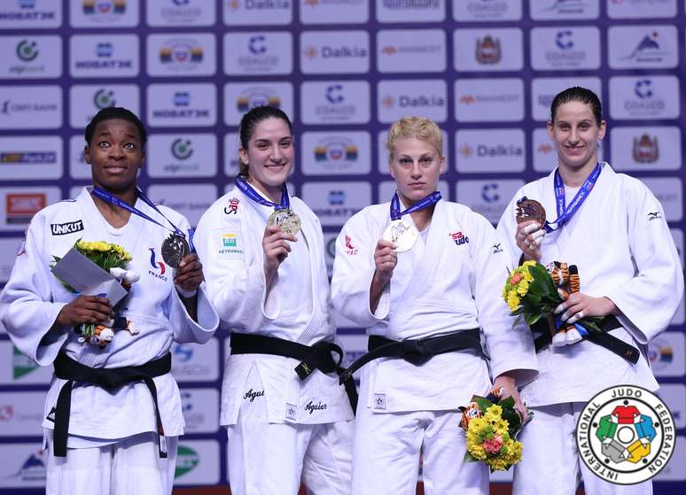 Mayra Aguiar no pódio do Mundial de Judô