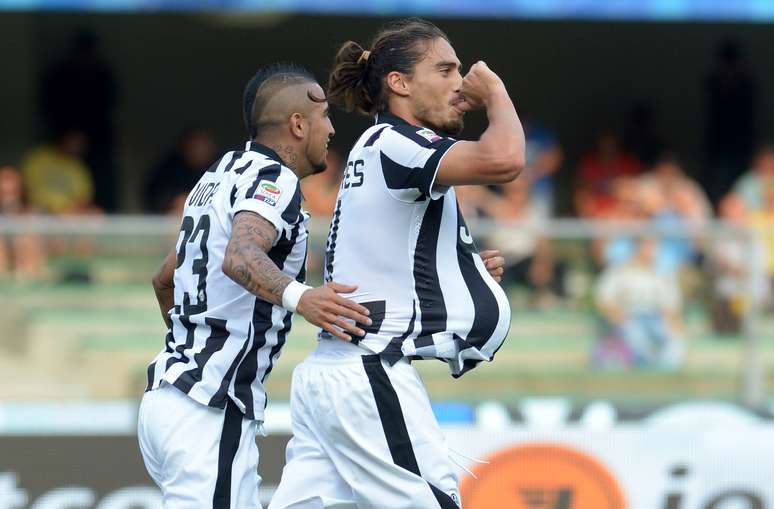 Cáceres marcou o gol solitário da Juventus na estreia contra o Chievo