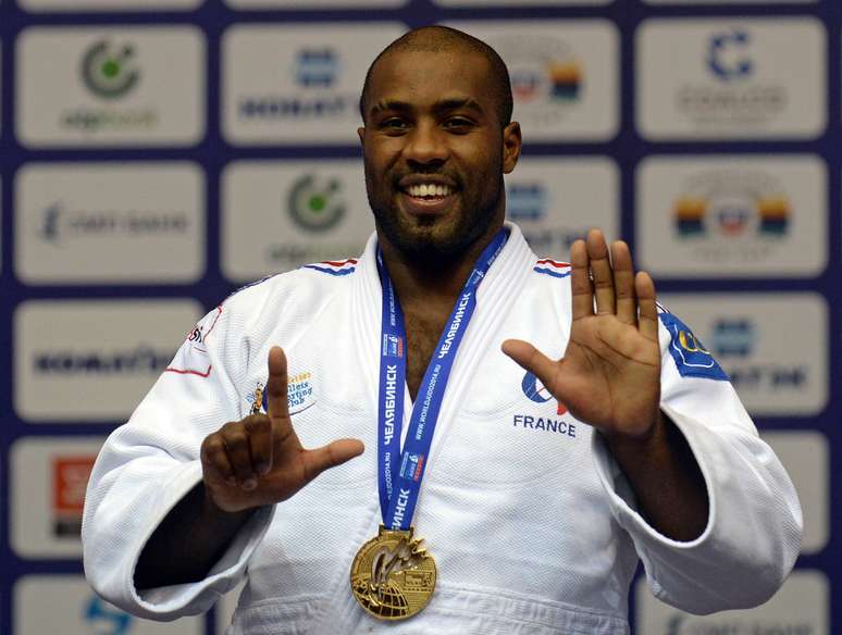 <p>Teddy Riner comemora s&eacute;tima conquista mundial</p>