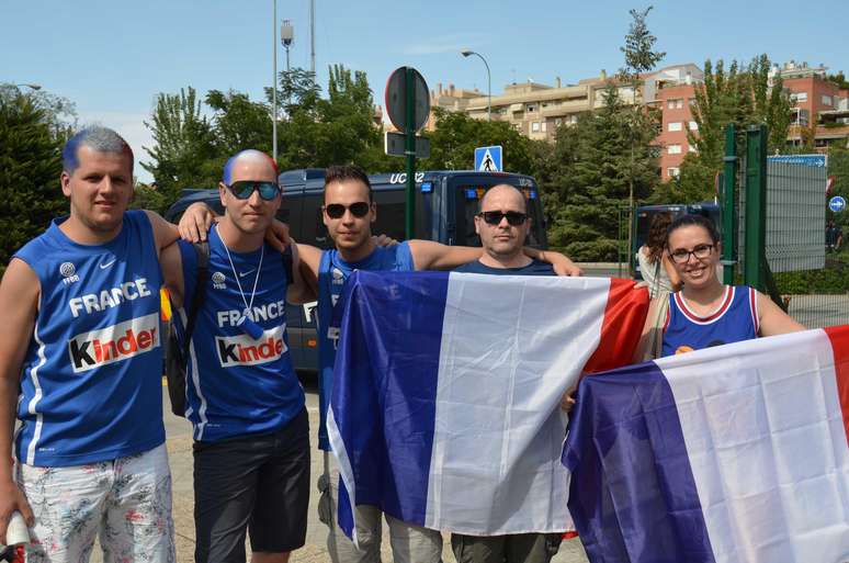 Franceses confiam em jovens jogadores para suprir desfalque dos astros