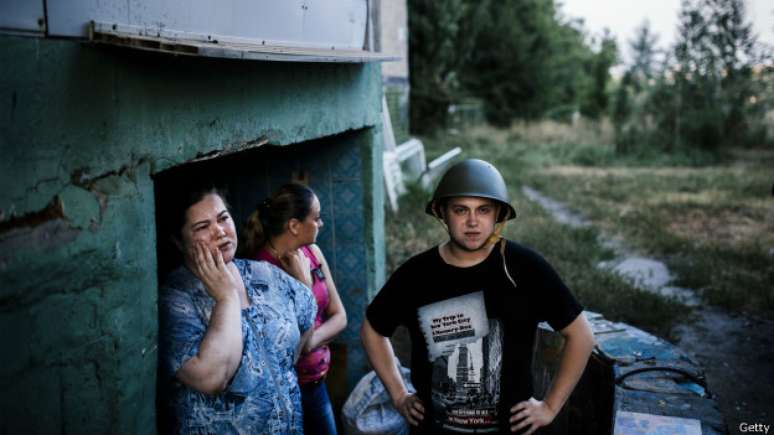 A violência do combate entre o Exército ucraniano e rebeldes já deixou mais de 300 mil refugiados