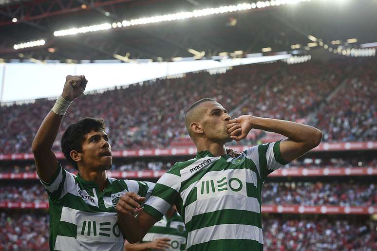 Slam Slimani comemora gol do Sporting