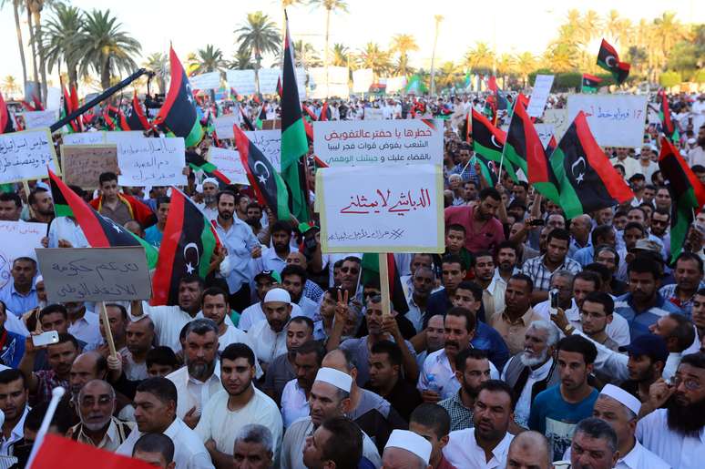 Líbios vão às ruas para protestar contra Novo Parlamento nesta sexta-feira