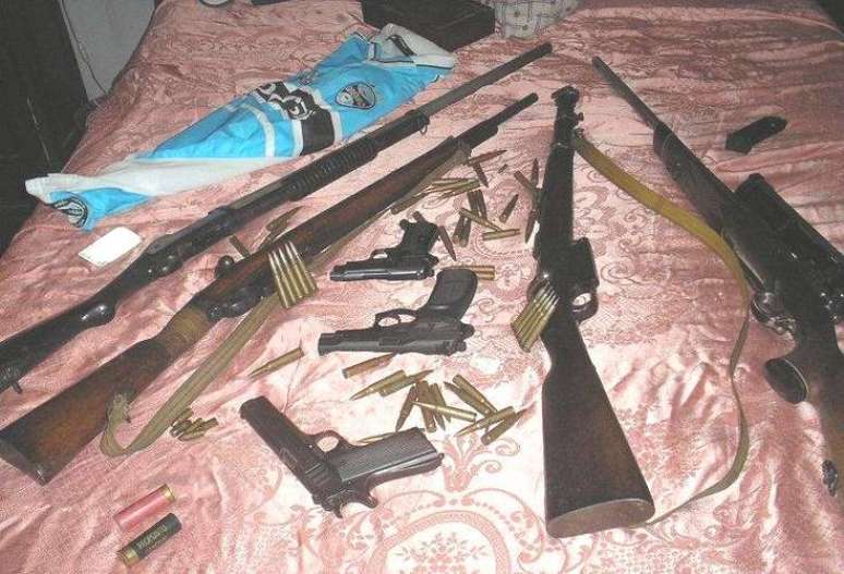 <p>Polícia Civil já apreendeu armamentos com torcedores nazistas de organizada do Grêmio</p>