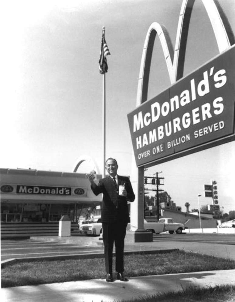 O McDonald's revolucionou a indústria alimentícia aplicando a lógica da linha  de montagem industrial à produção de sanduíches