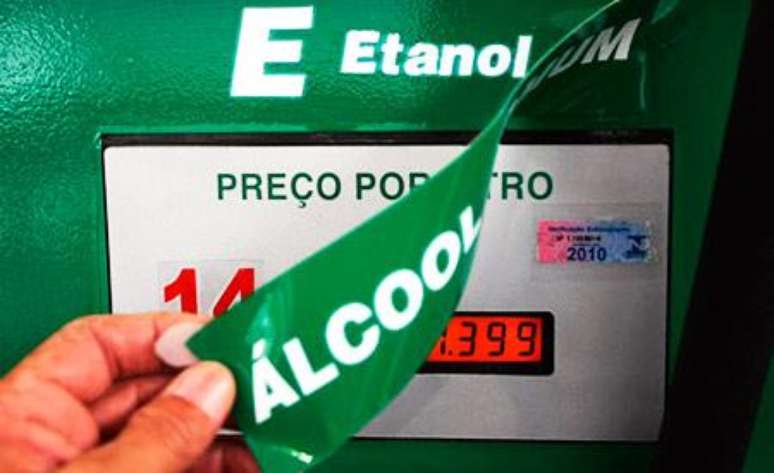 <p>Um possível aumento no valor cobrado nas bombas dos postos pode deixar etanol voltará a ser mais atrativo, disse Antonio de Pádua Rodrigues, diretor da Unica</p>