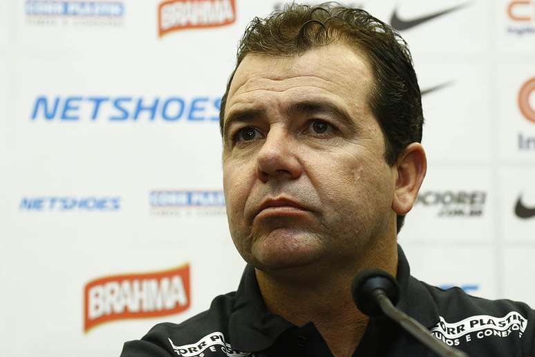 <p>Enderson Moreira ainda não sabe quem estará à disposição</p>