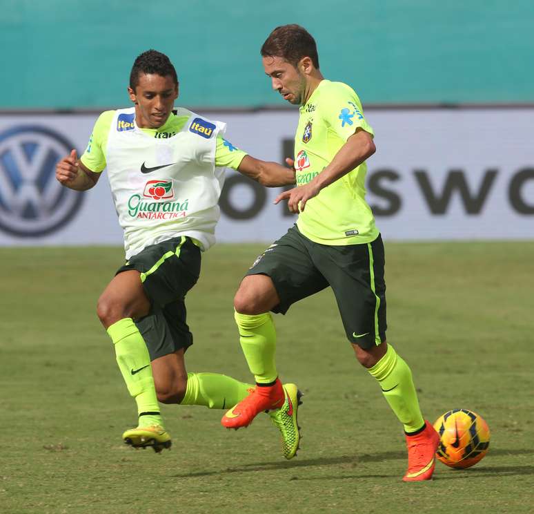 Everton Ribeiro &eacute; um dos novatos da Sele&ccedil;&atilde;o