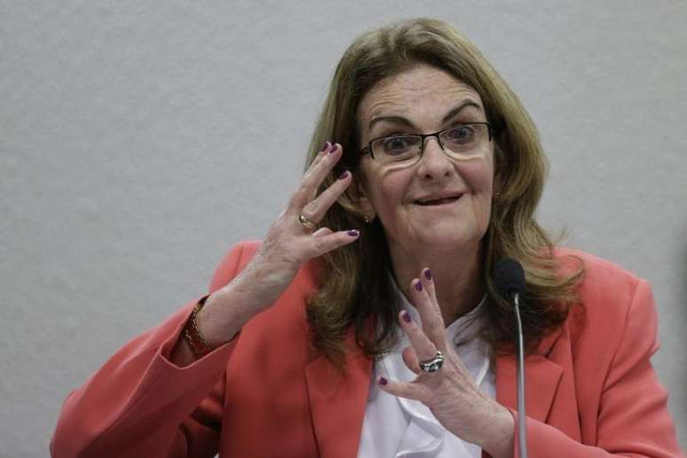 <p>A presidente da Petrobras, Graça Foster, disse que a produção de petróleo da companhia em agosto subiu para cerca de 2,1 milhões de barris por dia</p>