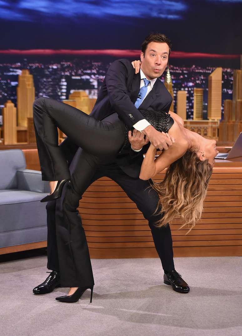Gisele B&uuml;ndchen e o apresentador Jimmy Fallon
