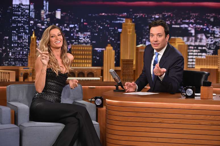 Gisele B&uuml;ndchen e o apresentador Jimmy Fallon