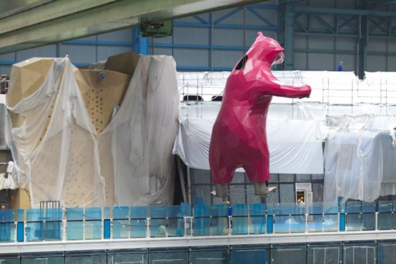 Urso de mais de 9 metros de altura será uma das obras de arte a bordo do Quantum of the Seas