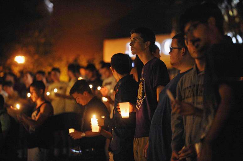 Estudantes da Universidade da Califórnia, onde Sotloff fez a graduação, acenderam velas e fizeram homenagens ao jornalista decapitado pelo EI