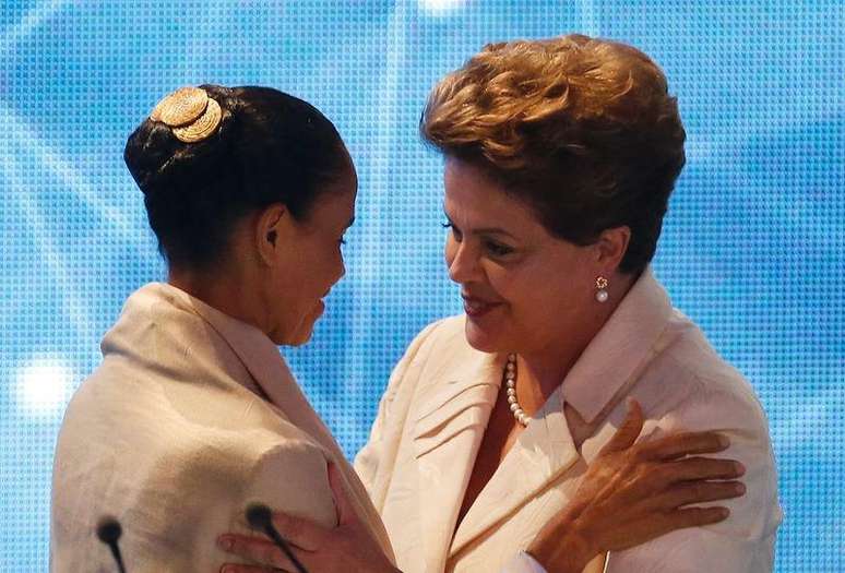 <p>Em um eventual segundo turno, Marina aparece com 45,5%, contra 42,7% de Dilma</p>