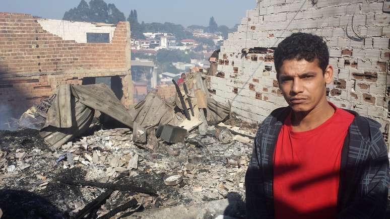 Josimar Alencar já sobreviveu a três incêndios na Favela do Buraco Quente