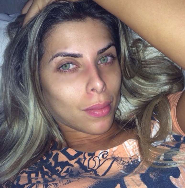 <p>Ana Paula Mineraro foi quem desafiou a amiga a postar a foto sem make</p>