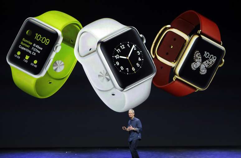 <p>Tim Cook na conferência de apresentação do Apple Watch, em setembro do ano passado</p>
