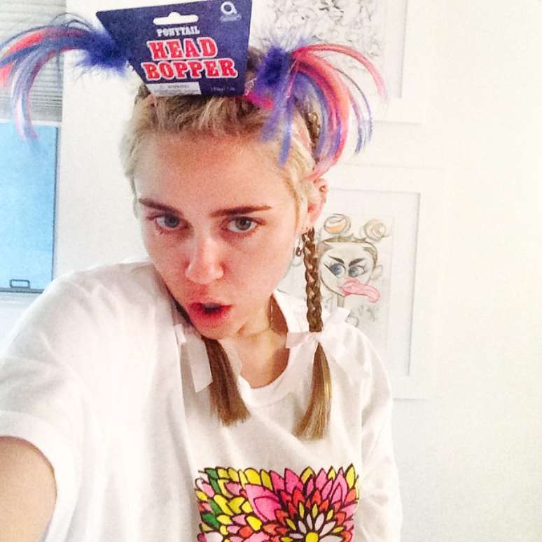 <p>Miley Cyrus exibir&aacute; esculturas feitas por ela mesma</p>