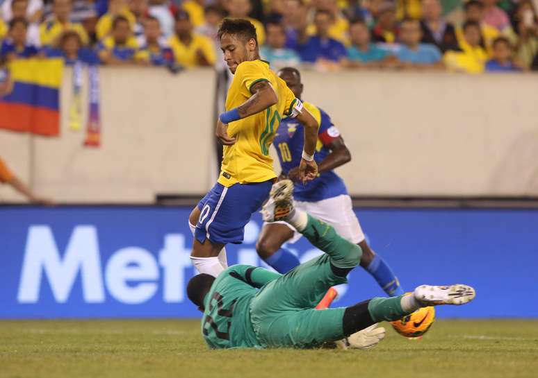 Neymar perdeu boas chances de gol no amistoso
