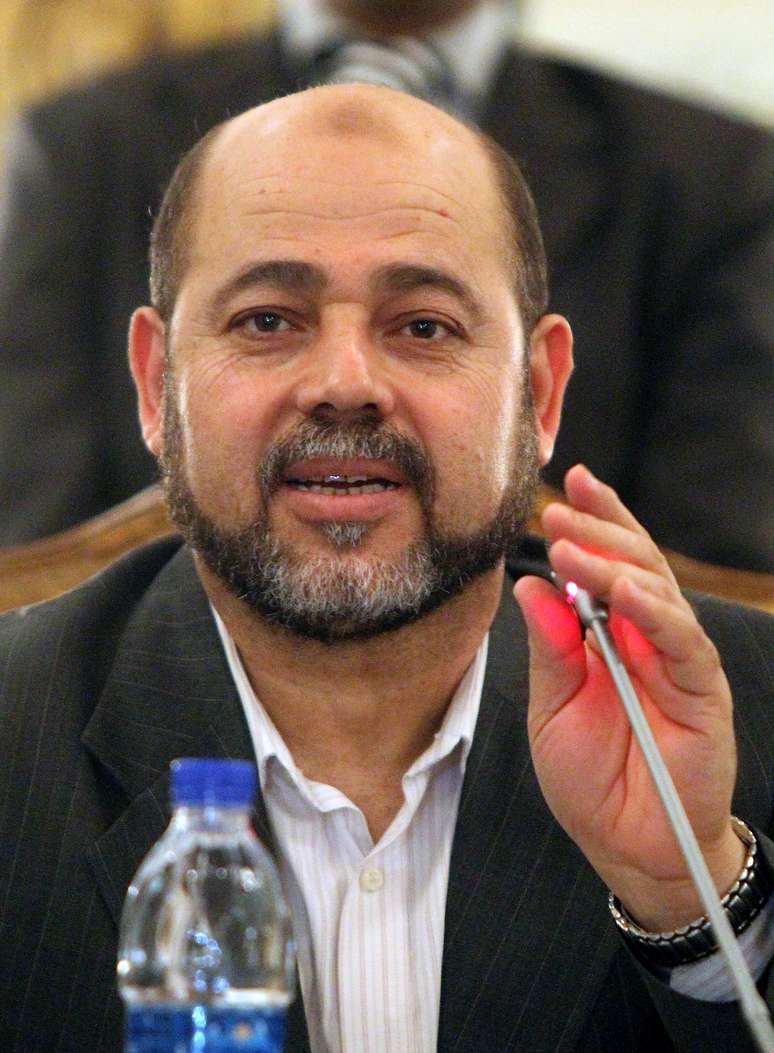 <p>Mussa Abu Marzuq participa de coletiva de imprensa com a delegação do Fatah, no Cairo, em 27 de abril de 2011</p>