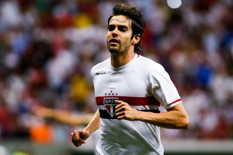 <p>Kaká não tem um retrospecto tão bom diante do rival alvinegro</p>