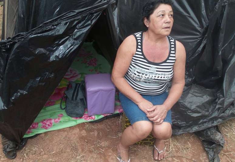 Maria Gorette dos Santos está na ocupação porque diz que não tem mais condições de continuar pagando aluguel