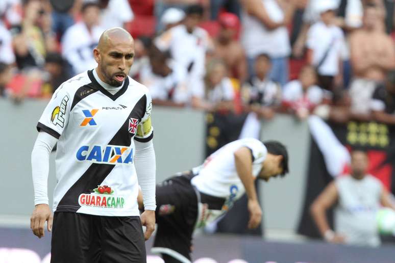 <p>Gui&ntilde;azu ter&aacute; 38 anos ao fim de seu novo contrato com o Vasco</p>