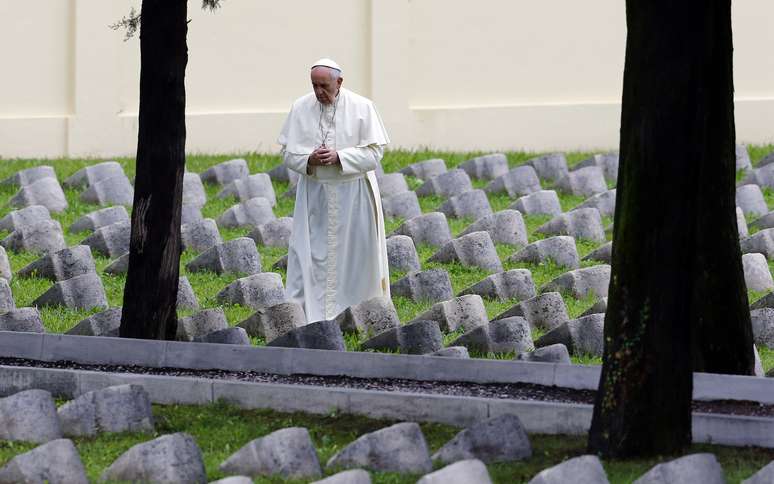 <p>Papa fez afirma&ccedil;&otilde;es no cemit&eacute;rio militar de Fogliano Redipuglia, que visitou para lembrar os soldados mortos na Primeira Guerra Mundial&nbsp;</p>