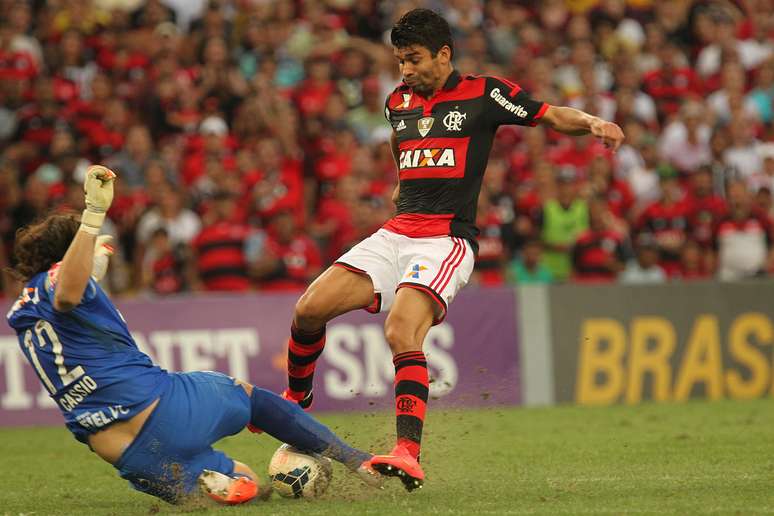 <p>Flamengou suou para vencer o Corinthians</p>
