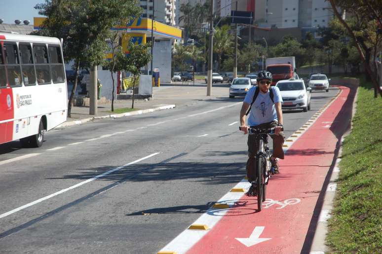 <p>Gest&atilde;o de Fernando Haddad tem implantado ciclovias em S&atilde;o Paulo</p>