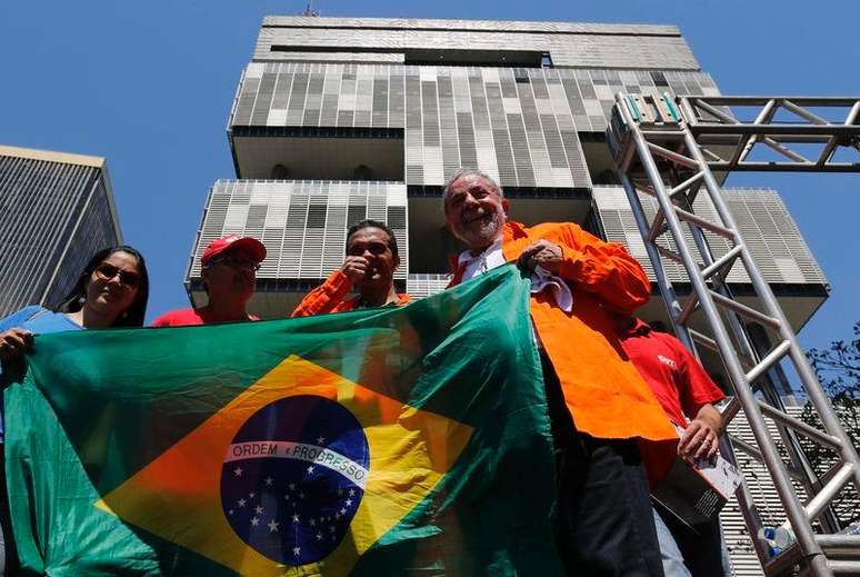 <p>Ex-presidente Luiz In&aacute;cio Lula da Silva em ato em defesa do pr&eacute;-sal no Rio de Janeiro</p>
