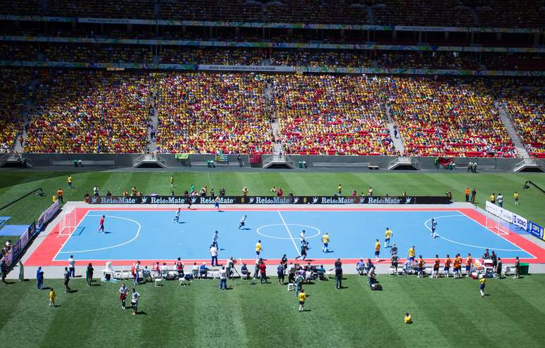 <p>P&uacute;blico do duelo entre Brasil e Argentina, disputado em 7 de setembro, foi de 56.578 pessoas</p>