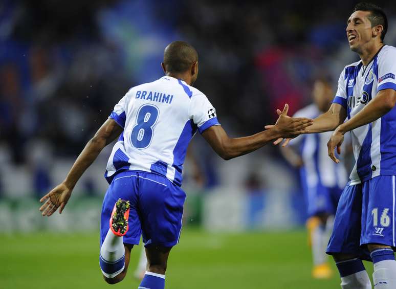 Yasine Brahimi fez três gols na vitória do Porto por 6 a 0