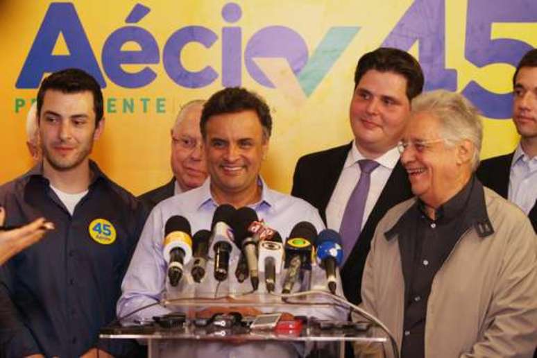 <p>A&eacute;cio afirmou que o governo&nbsp;n&atilde;o hesita em colocar em xeque as institui&ccedil;&otilde;es</p>